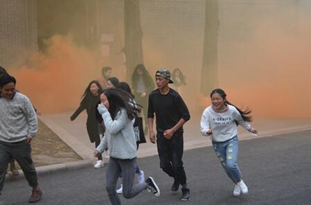 預(yù)防為主  防消結(jié)合――我校組織學(xué)生開展消防應(yīng)急疏散演練