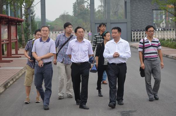 我校校長徐宏赴仁壽縣職教中心學校、仁壽一中北校區(qū)參觀學習
